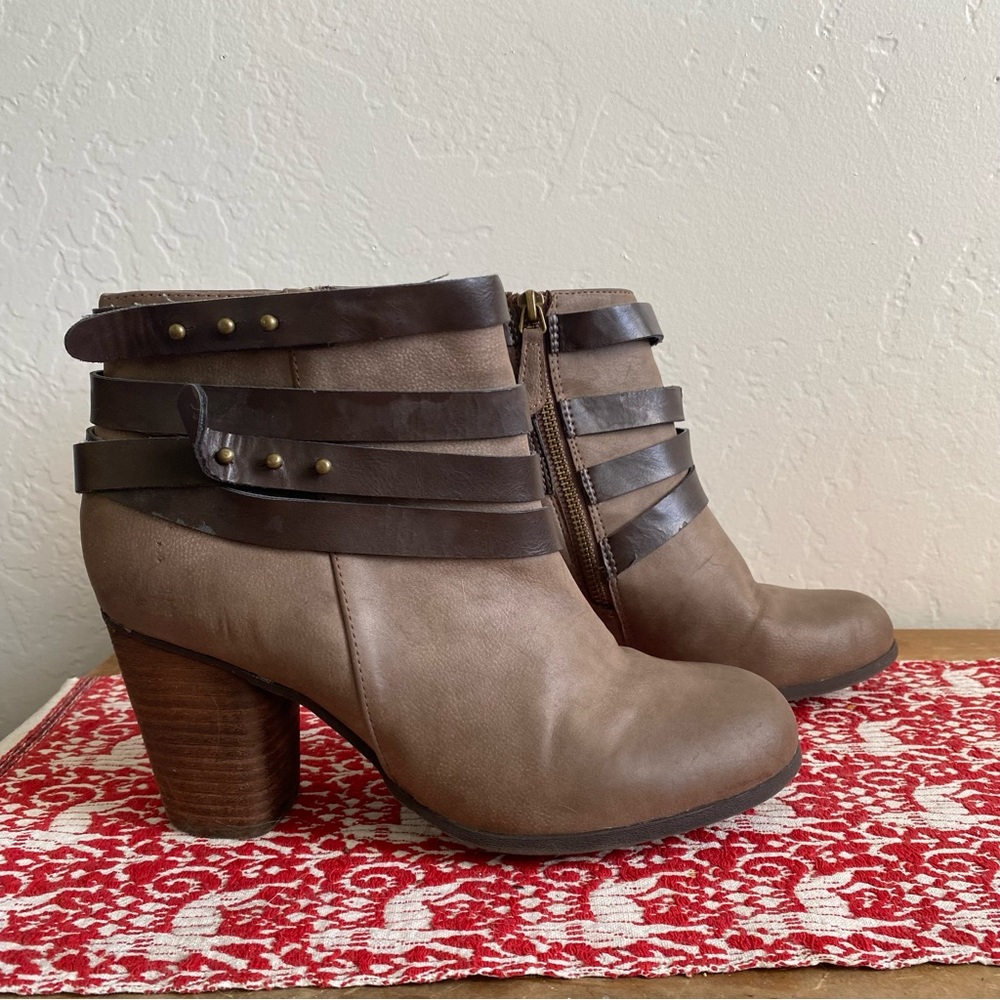 MADDEN GIRL Strappy Brown Heeled Booties - Picture 1 of 12